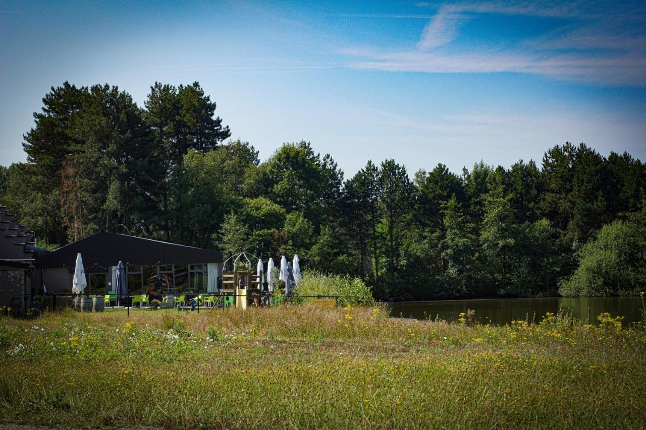 赫尔Rustig Gelegen Chalet Kapeki Met Tuin Aan Het Water别墅 外观 照片